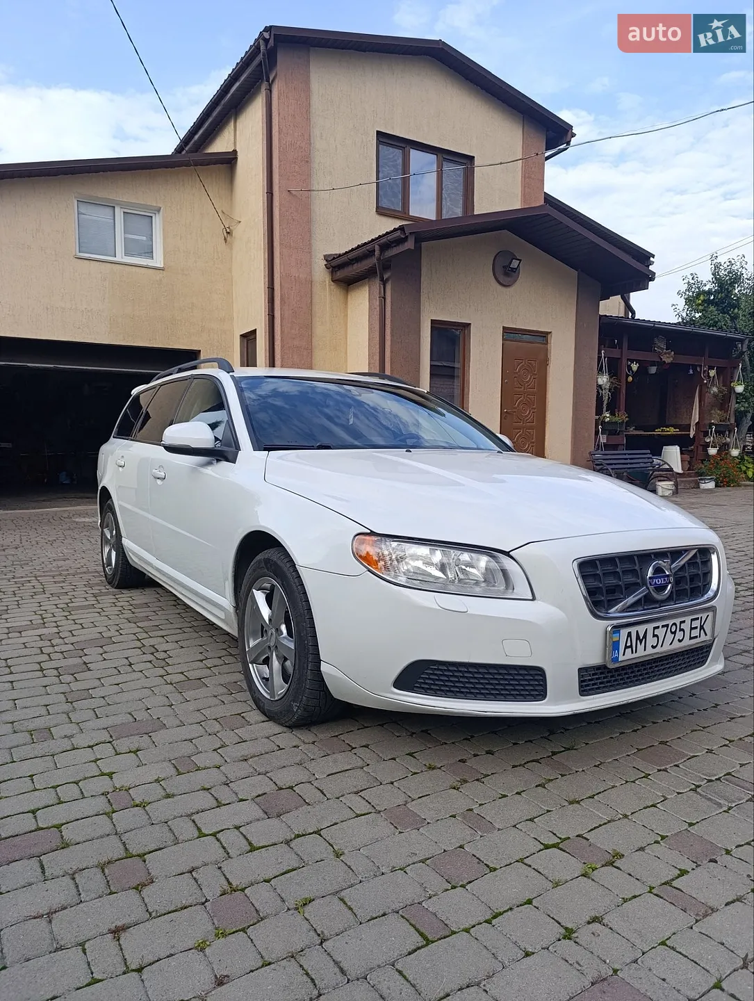 Volvo V70, 2012