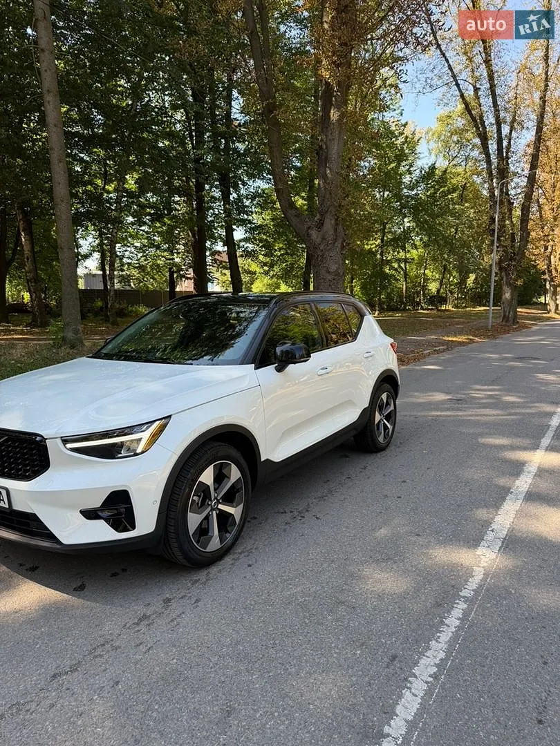Volvo XC40, 2025
