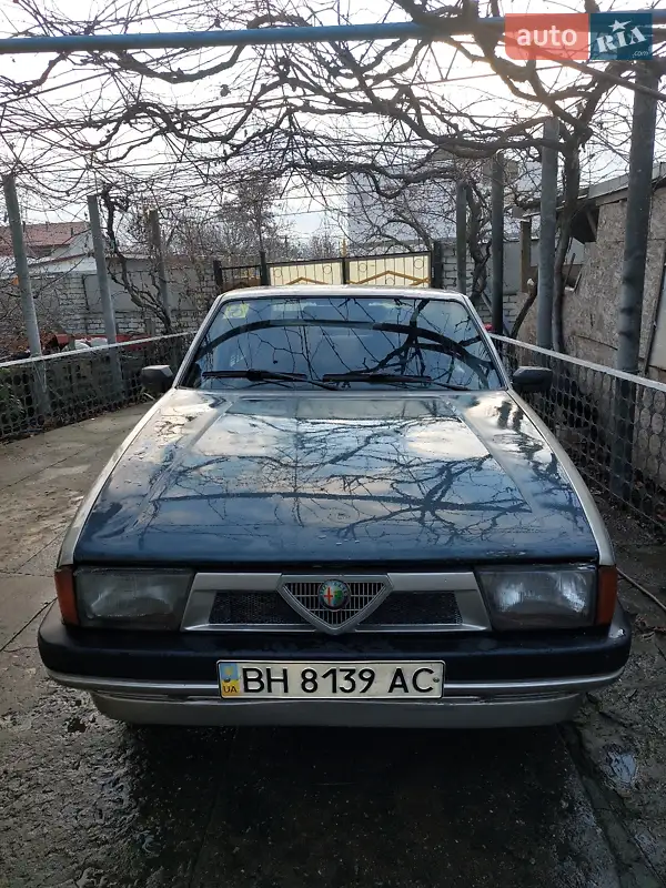 Alfa Romeo 75, 1990