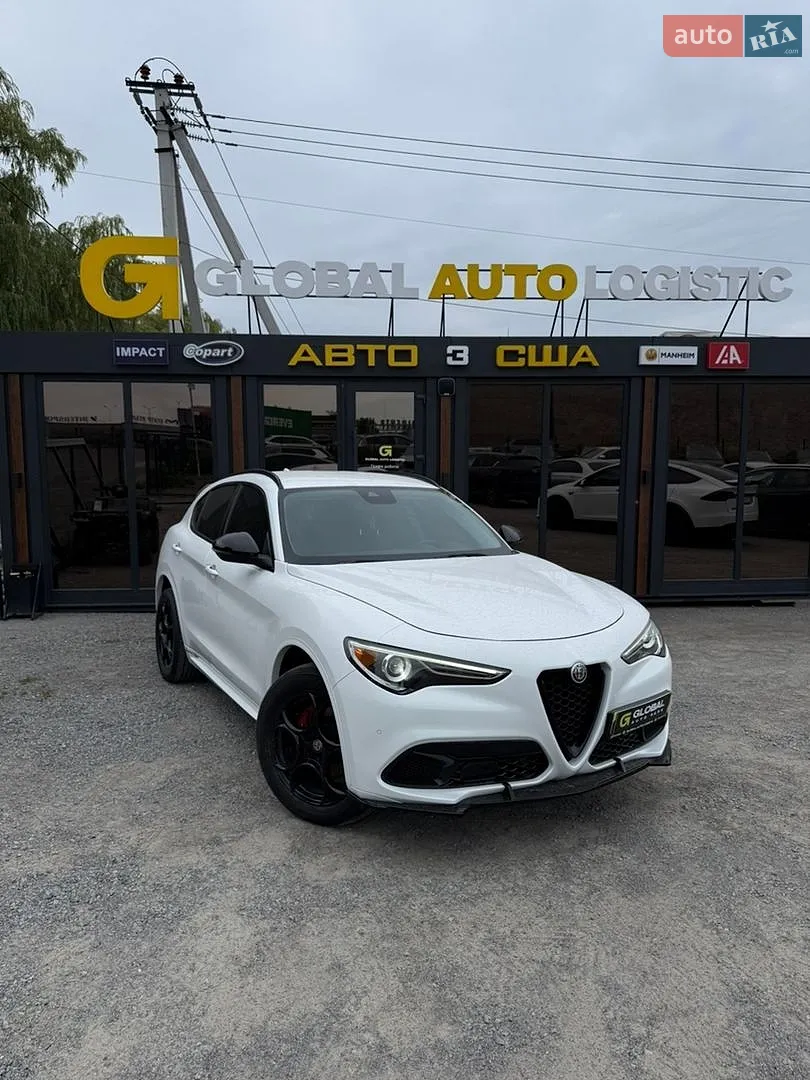 Alfa Romeo Stelvio 2017 — 1