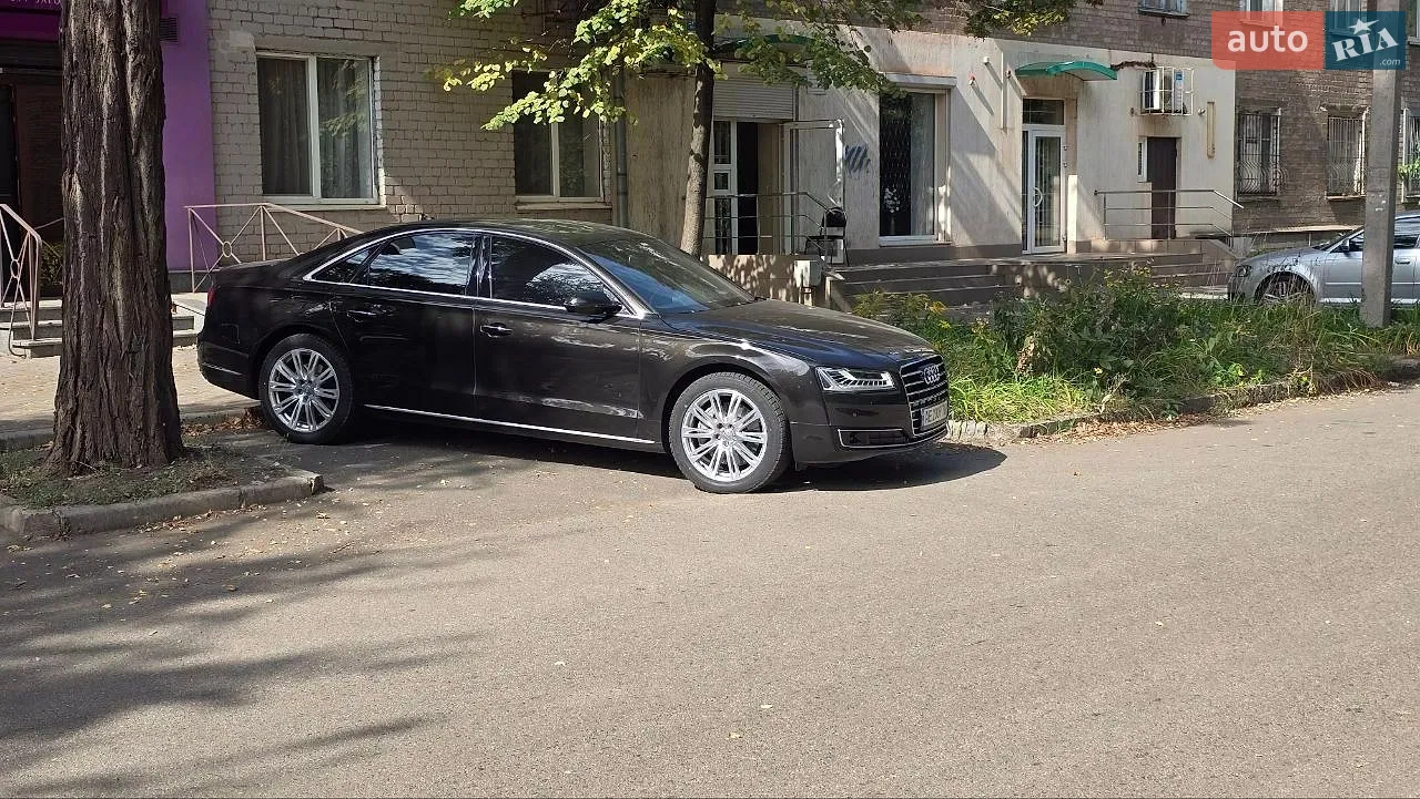 Audi A8, 2015