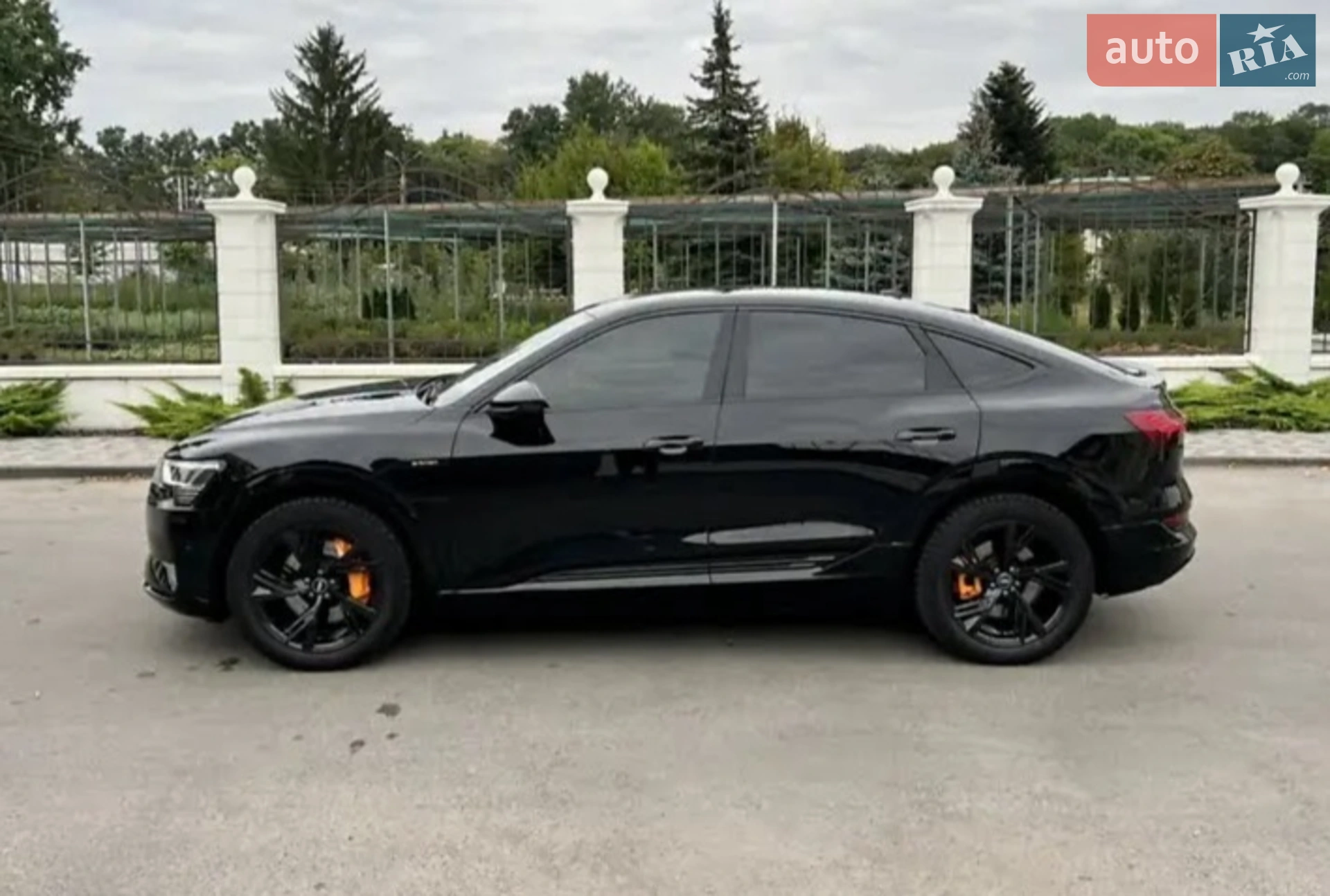 Audi e-tron 2020 — 1