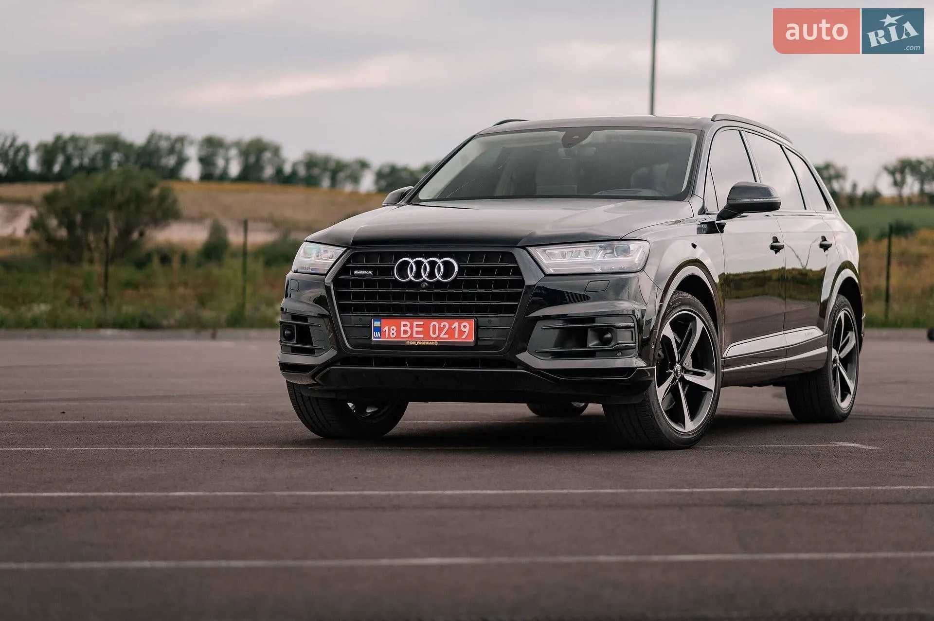 Audi Q7 2019 — 1