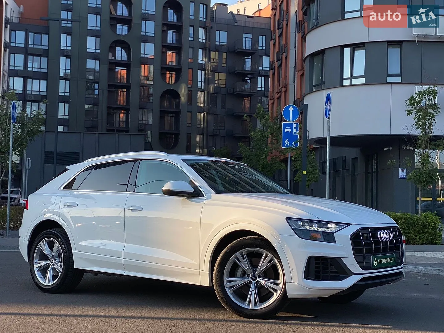 Audi Q8 2023 — 1