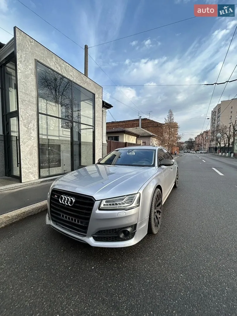 Audi S8, 2015