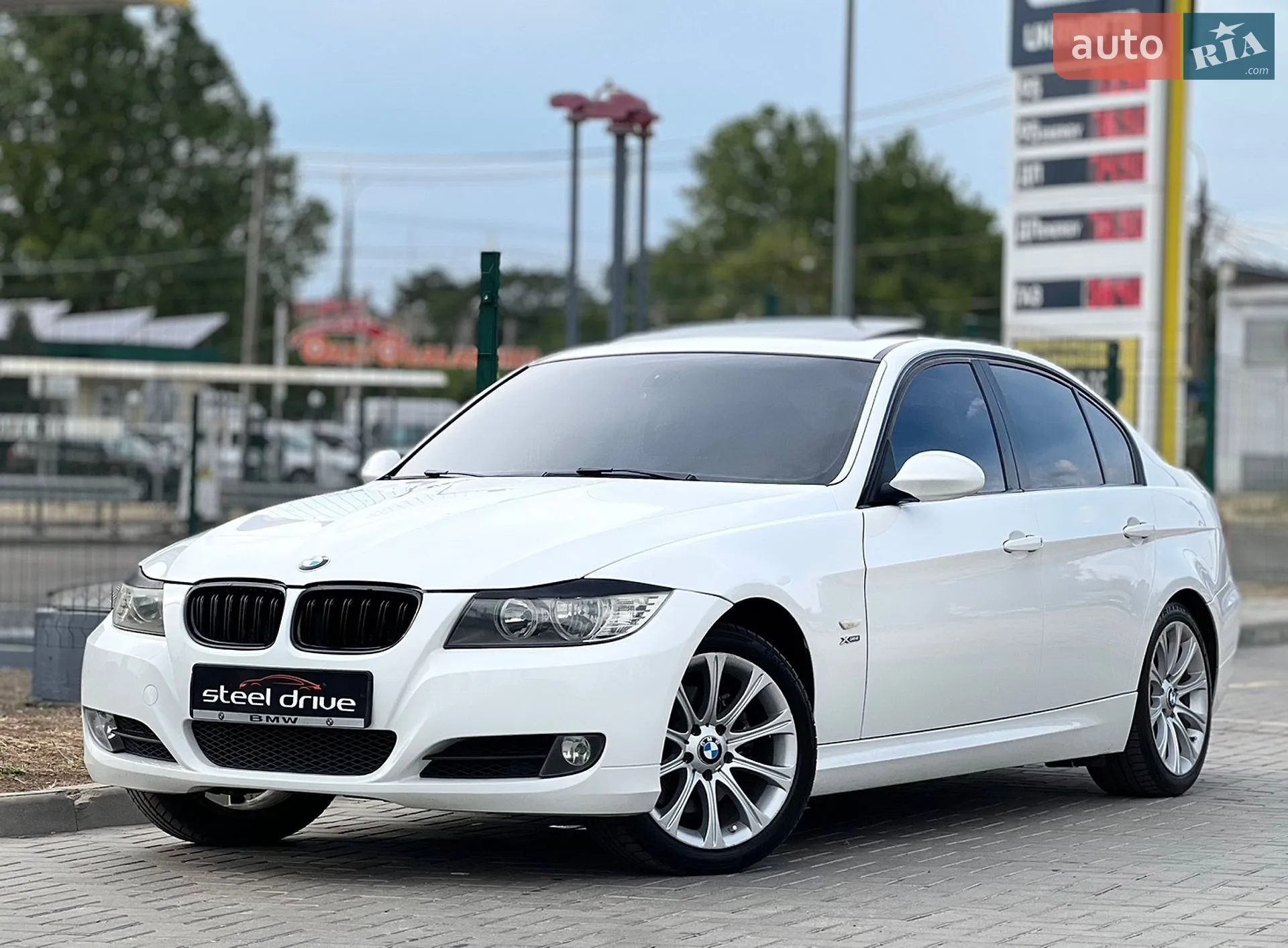 BMW 3 Series, 2009