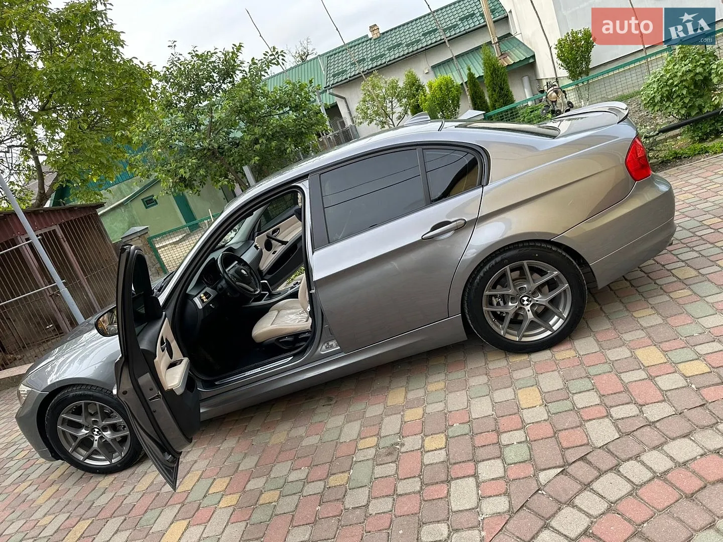 BMW 3 Series, 2011