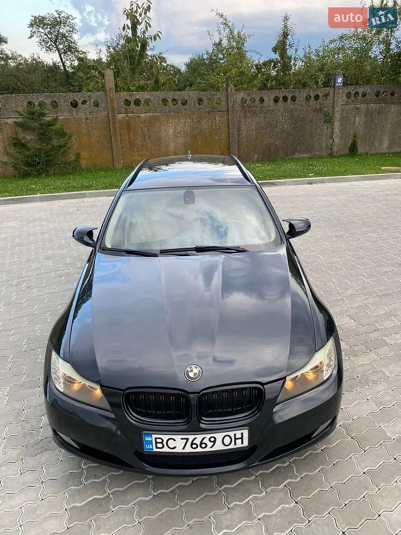 BMW 3 Series, 2011
