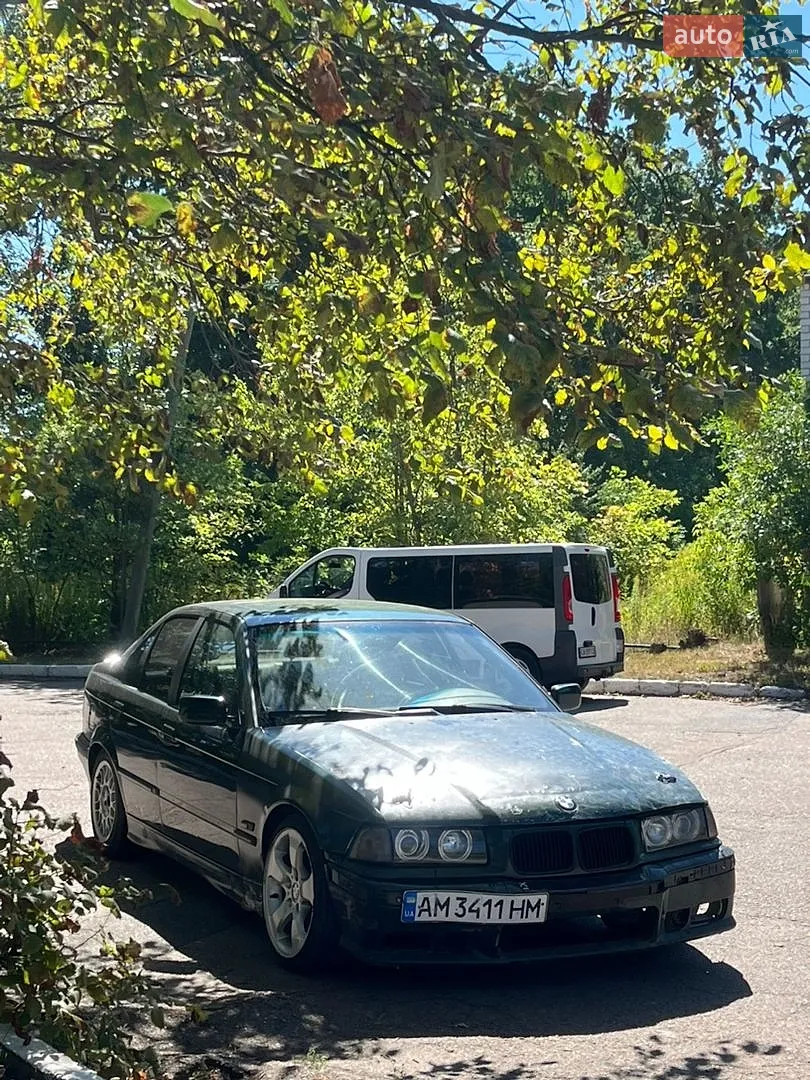 BMW 3 Series, 1993