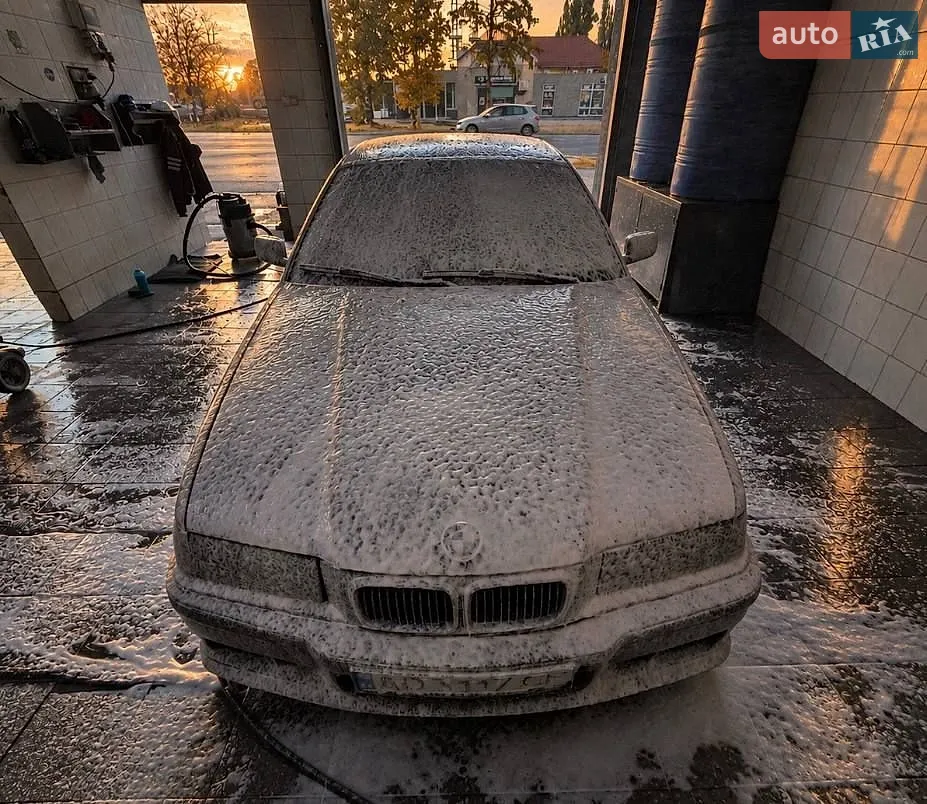BMW 3 Series, 1993