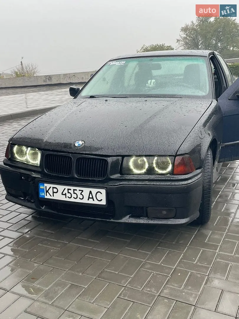 BMW 3 Series, 1992
