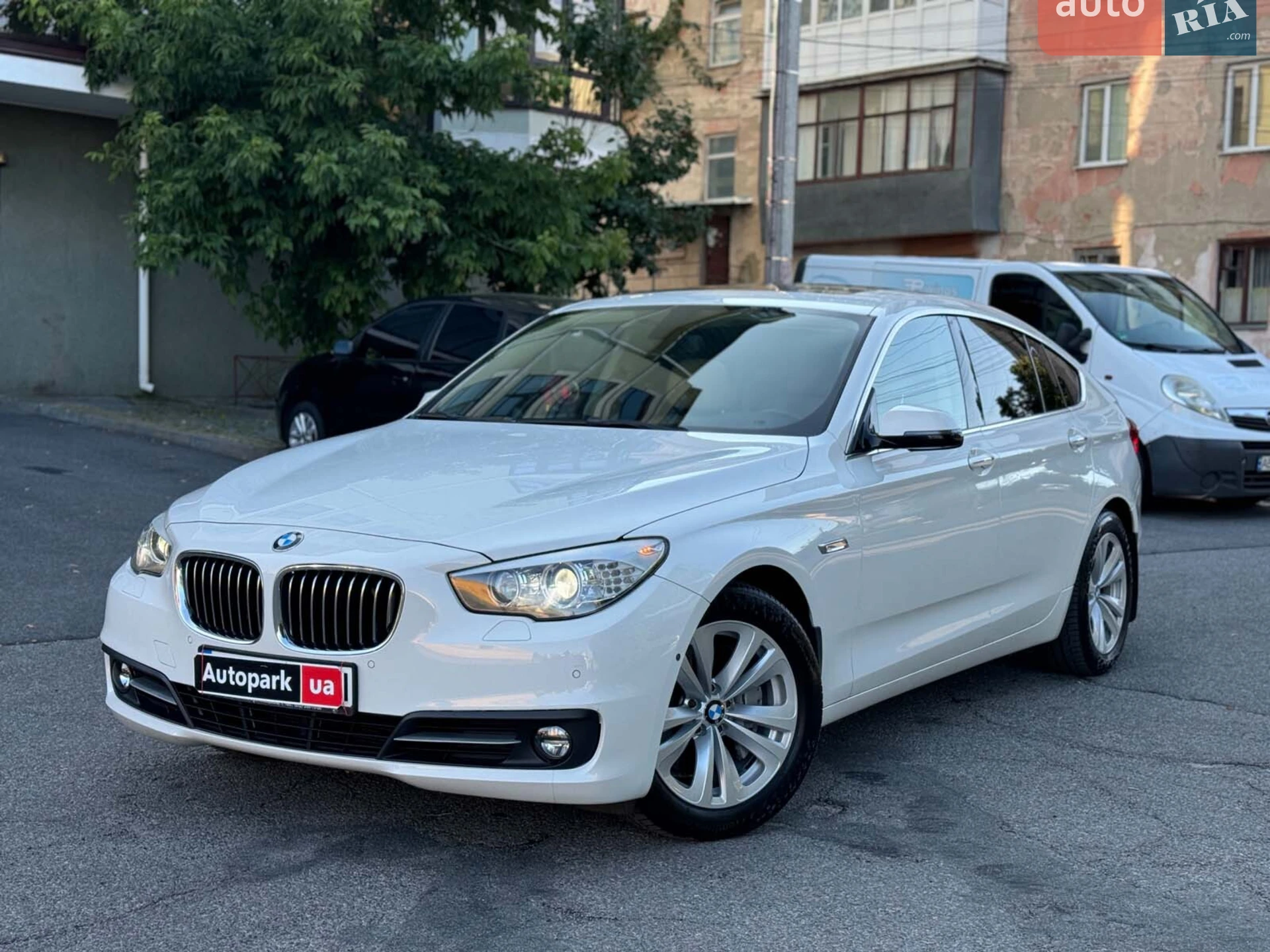BMW 5 Series GT, 2014