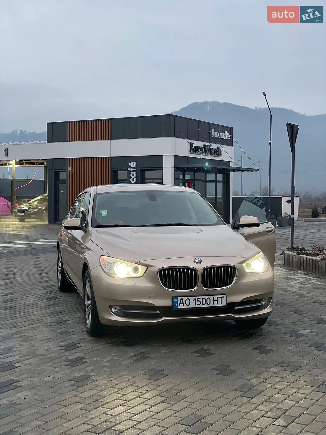 BMW 5 Series GT, 2012