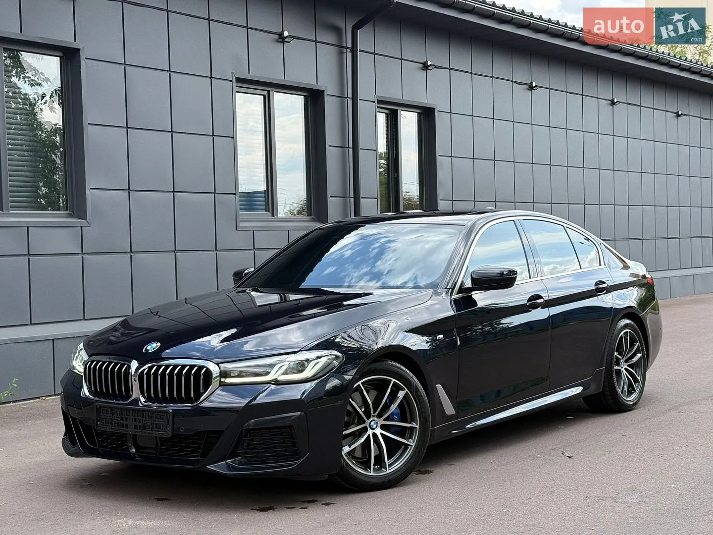 BMW 5 Series, 2023