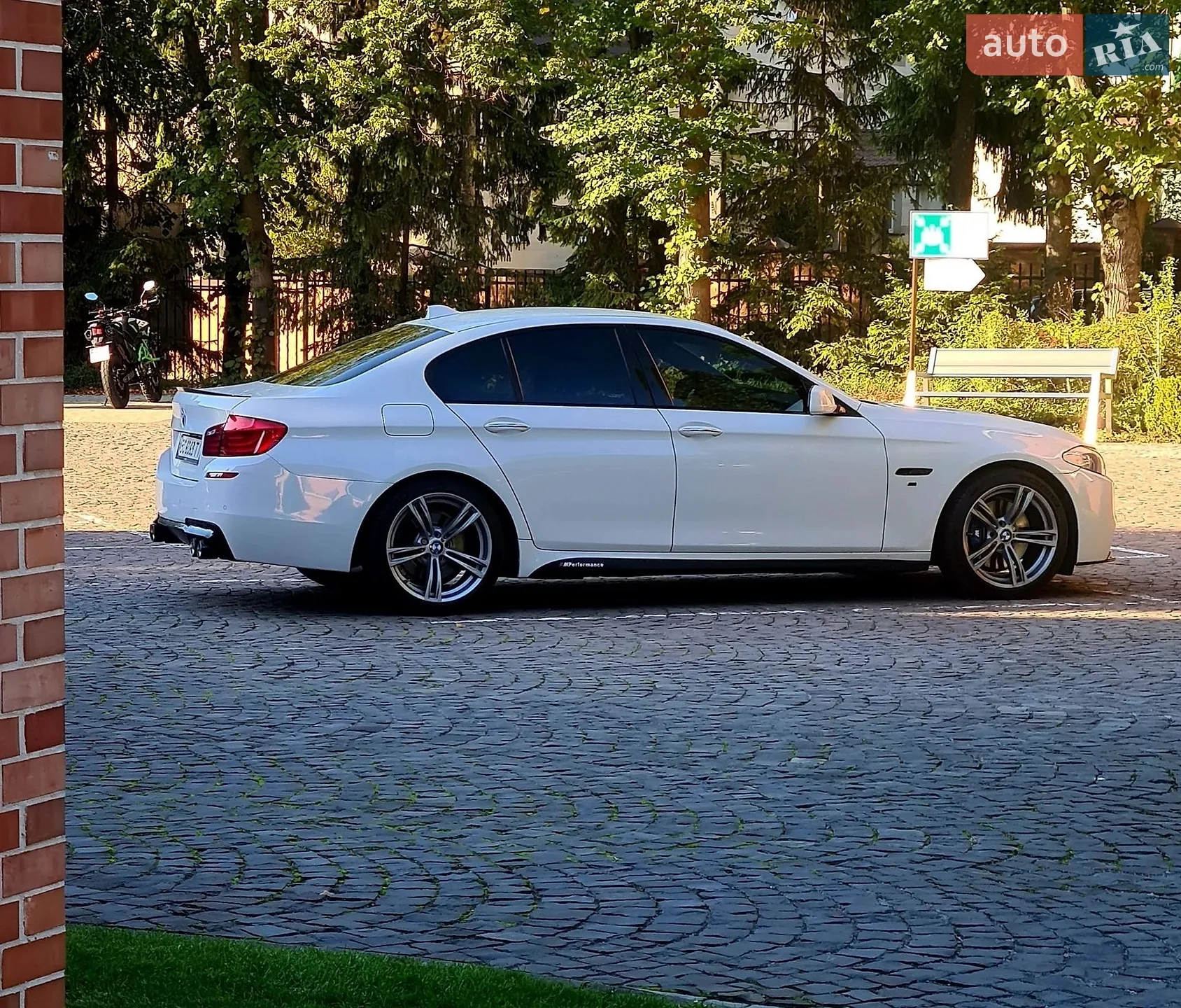 BMW 5 Series, 2011