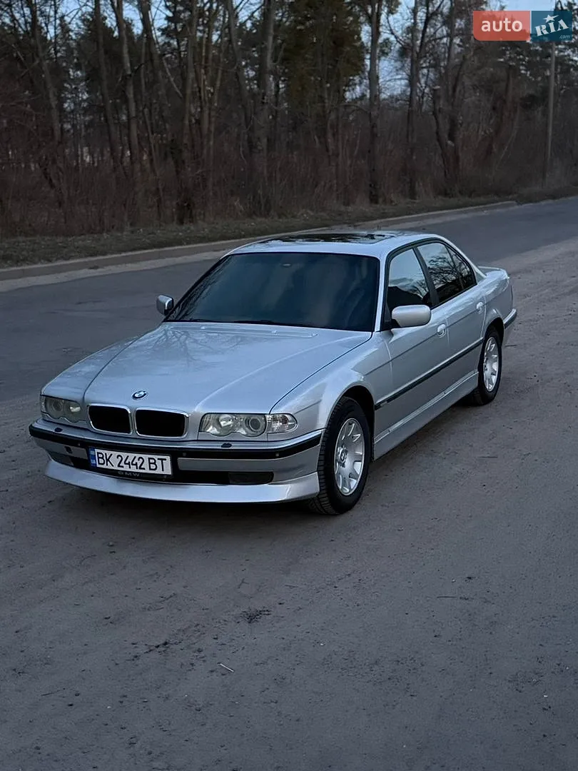 BMW 7 Series, 2001