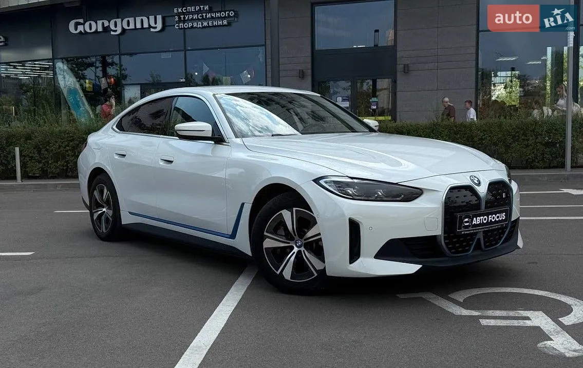 BMW i4, 2022