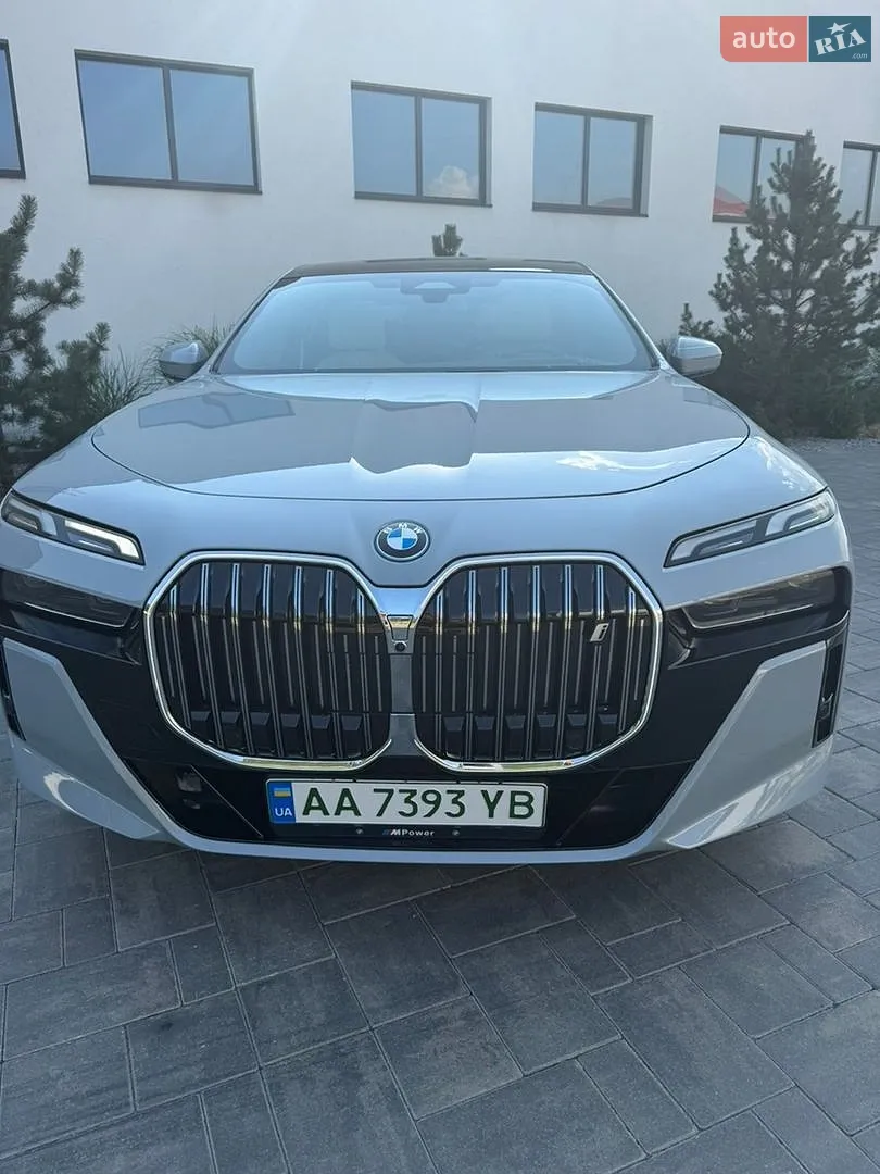 BMW i7, 2022