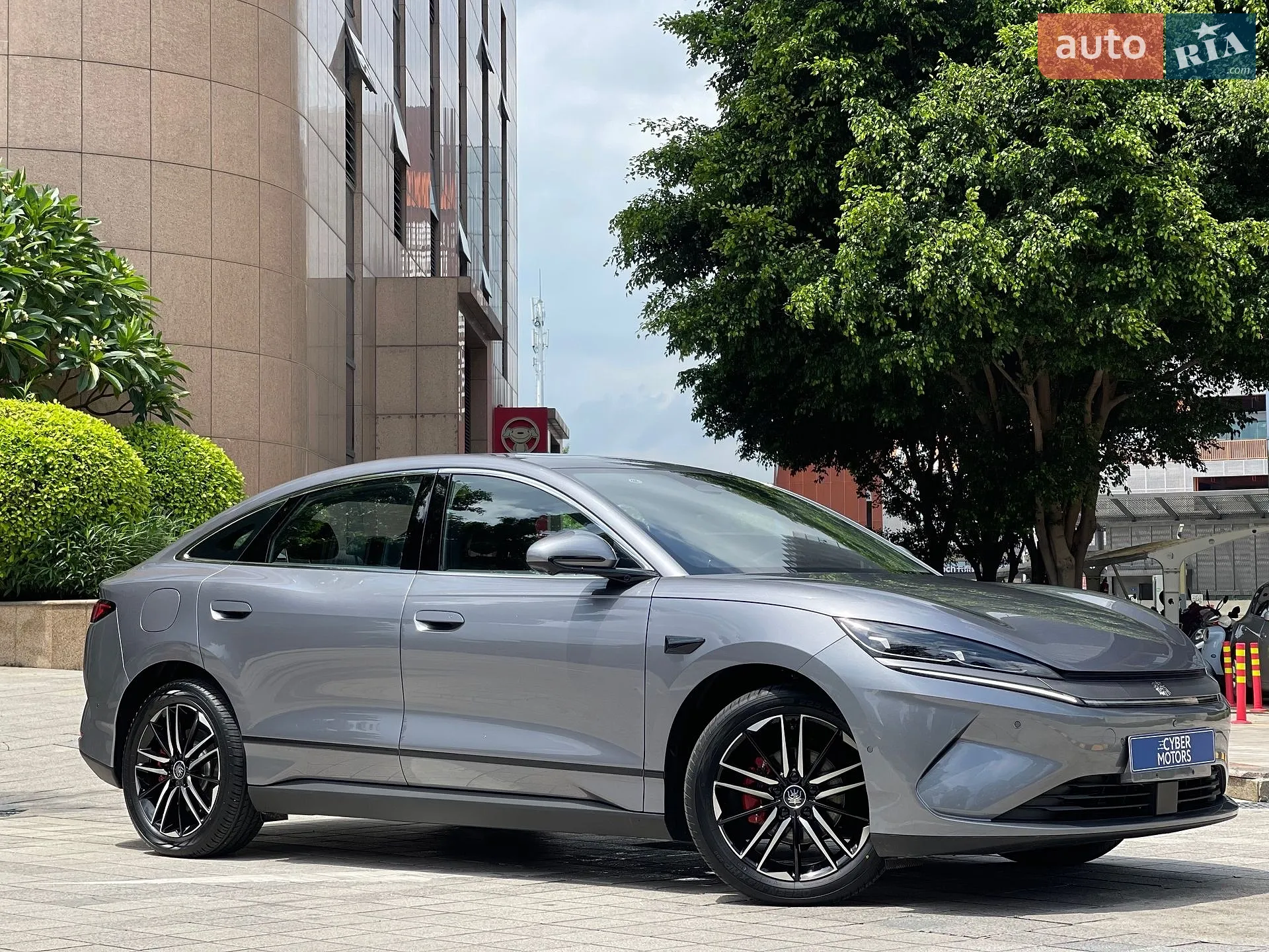 BYD Qin L, 2025