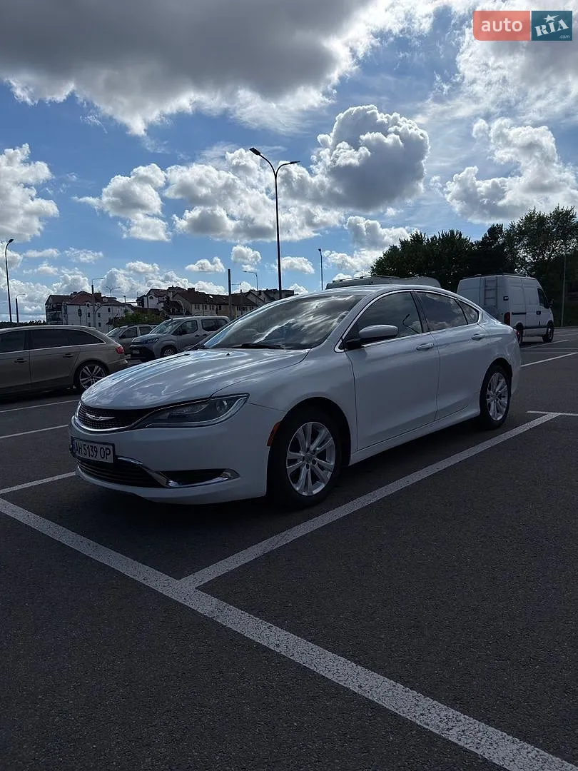 Chrysler 200, 2015