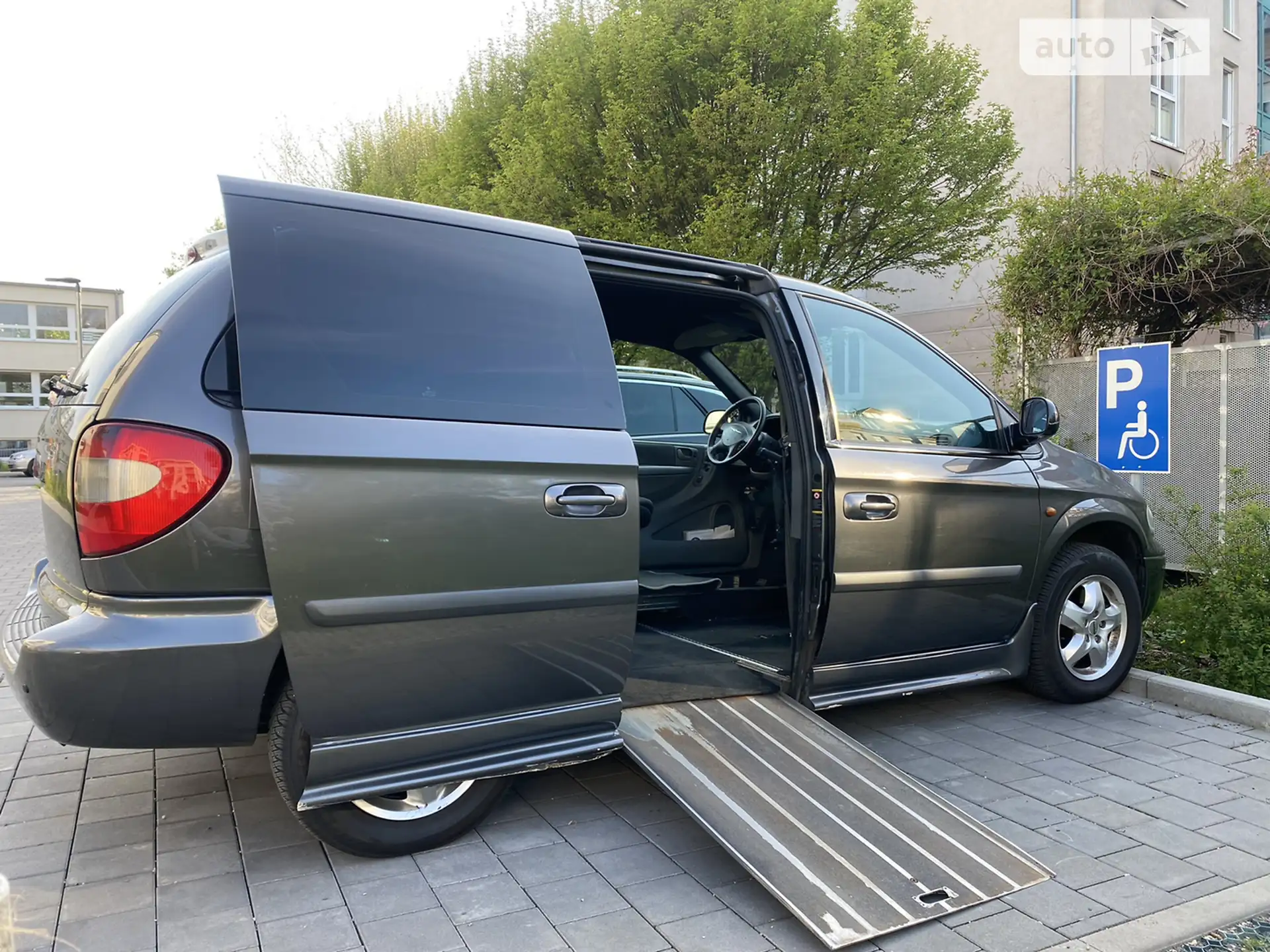 Chrysler Voyager, 2004