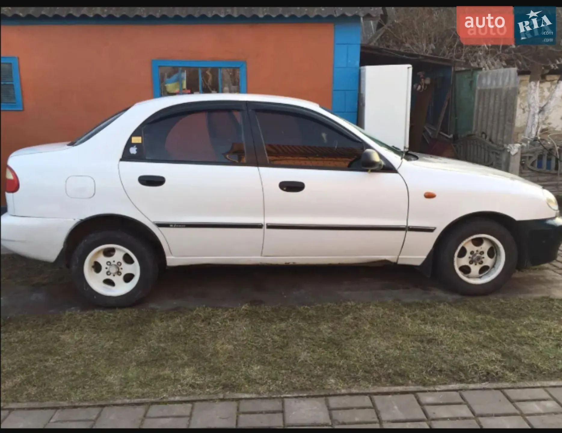 Daewoo Lanos, 1998