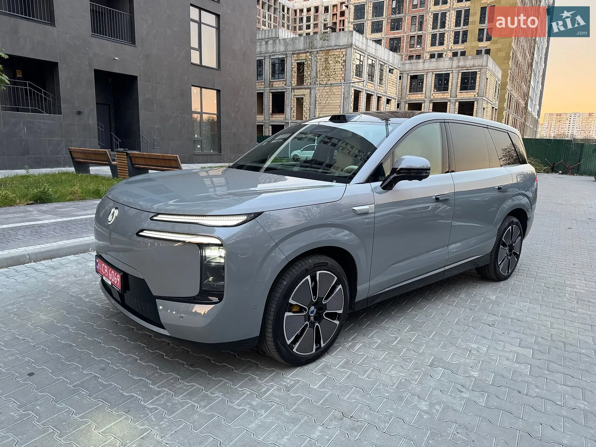 Denza N8L, 2025