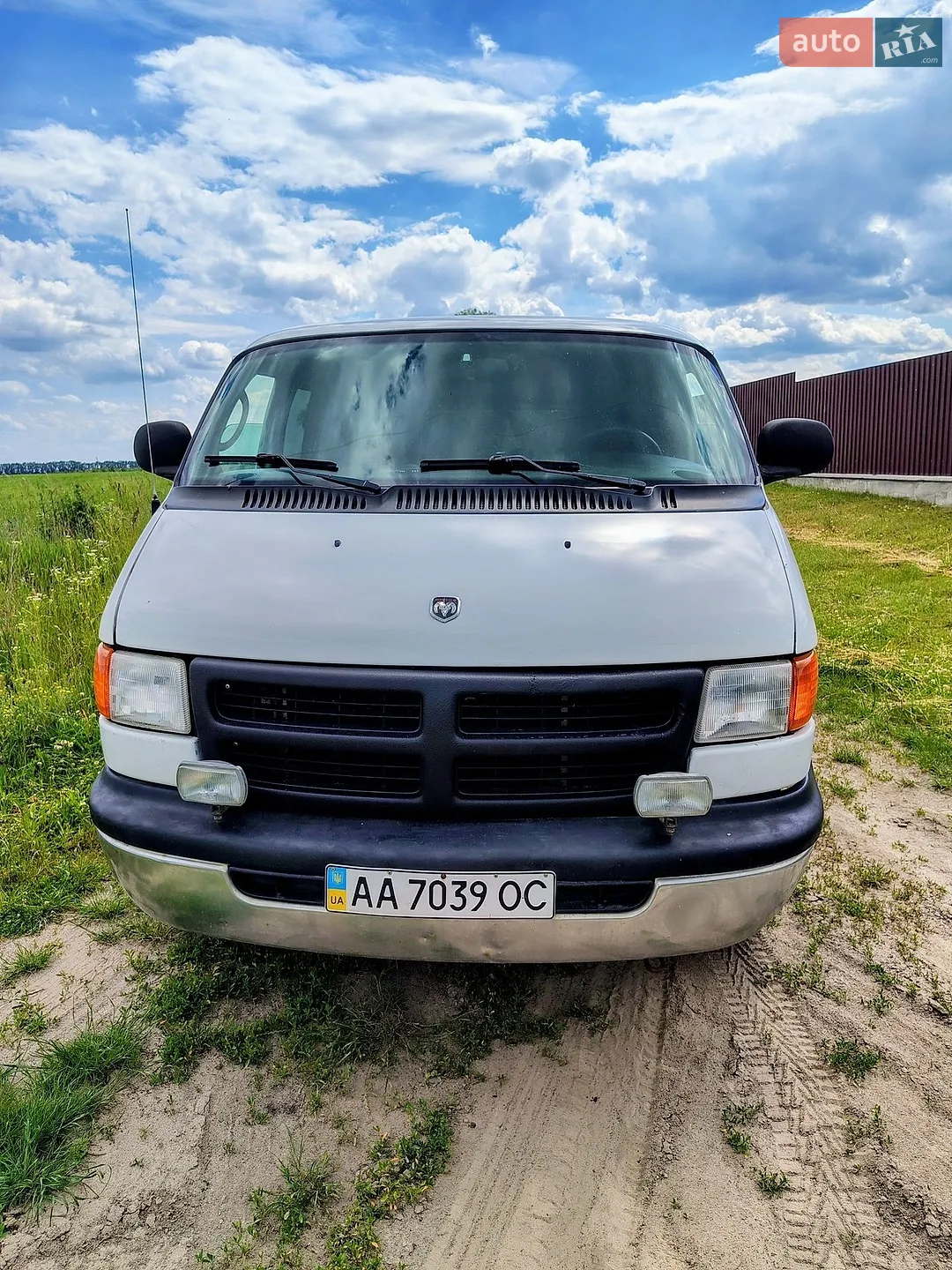 Dodge Ram Van, 2002
