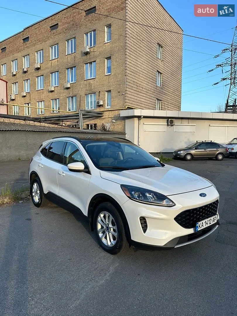 Ford Escape 2020 — 1