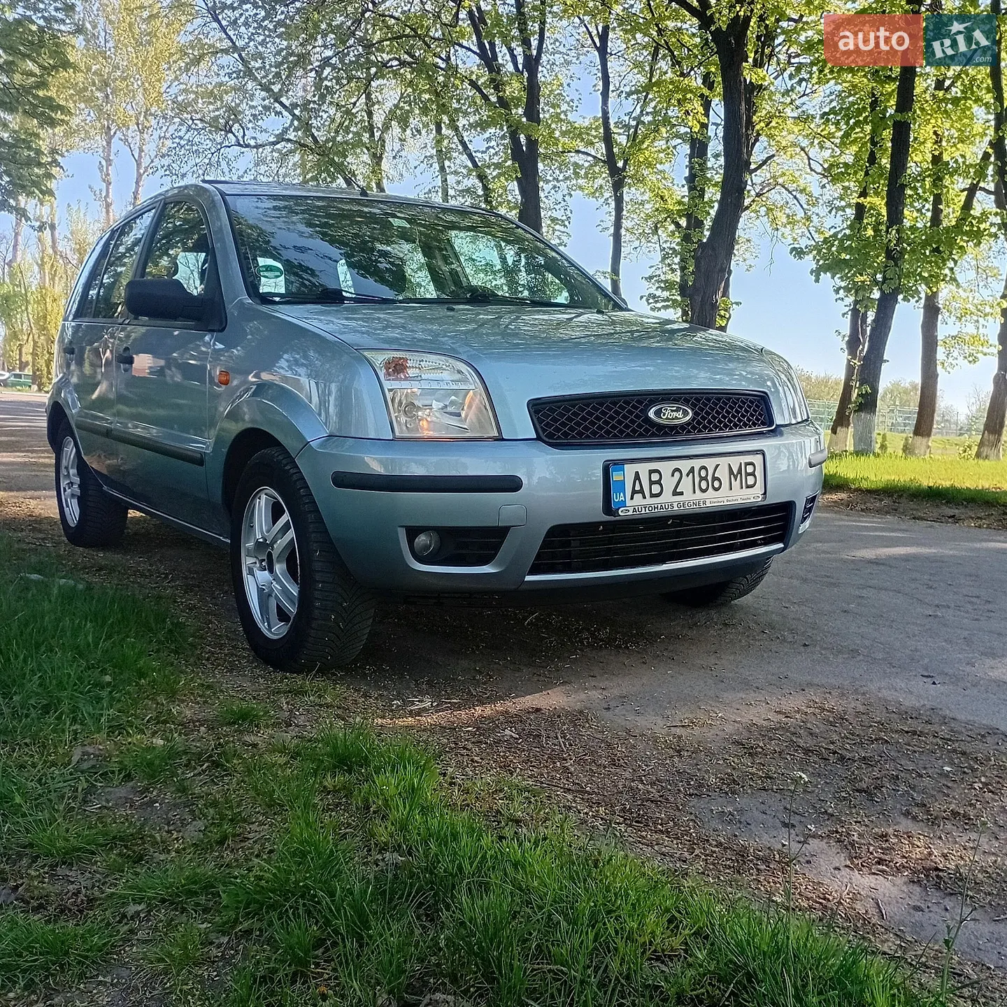 Ford Fusion, 2004