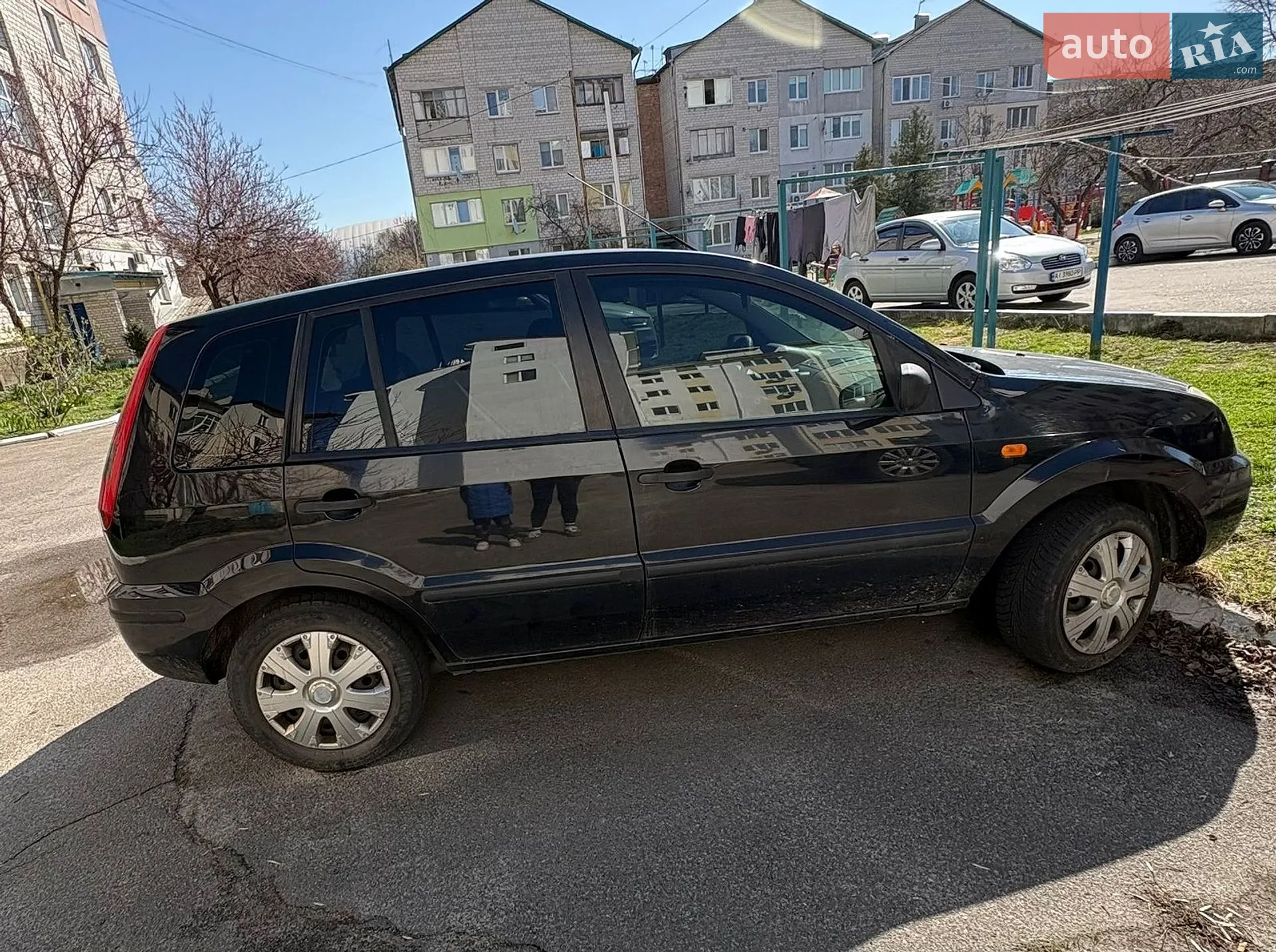 Ford Fusion, 2004
