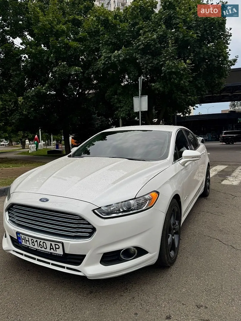 Ford Fusion, 2012