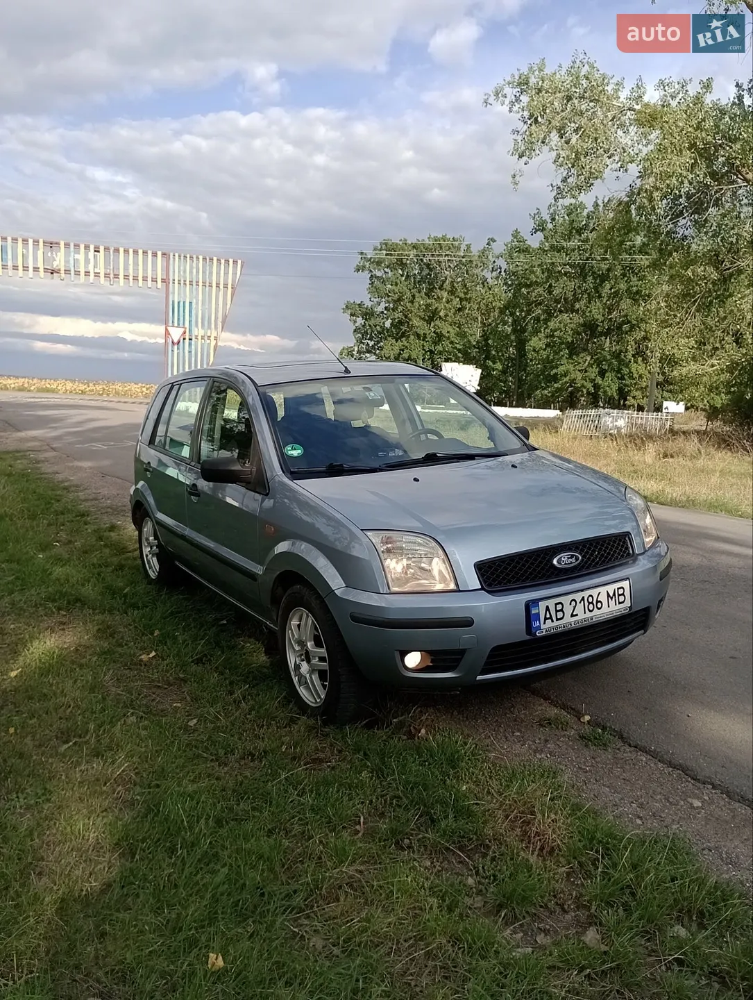 Ford Fusion, 2004