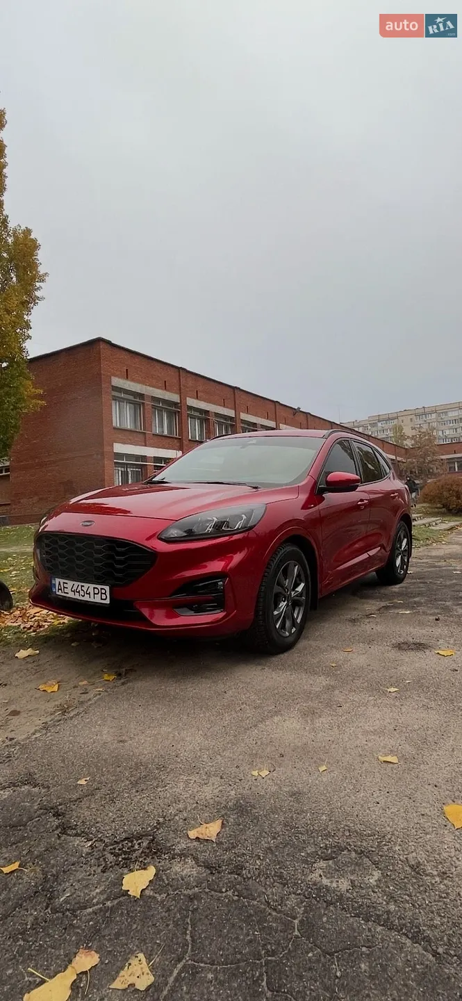 Ford Kuga, 2021