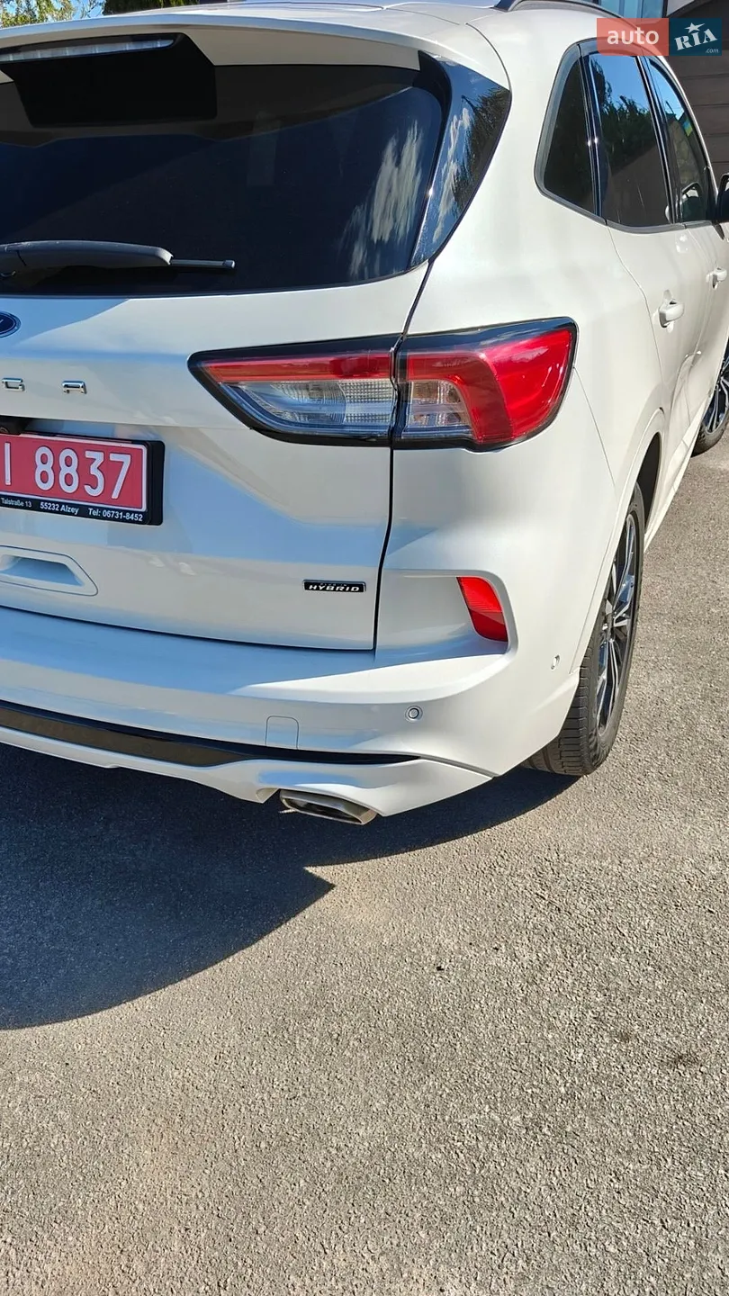 Ford Kuga, 2021