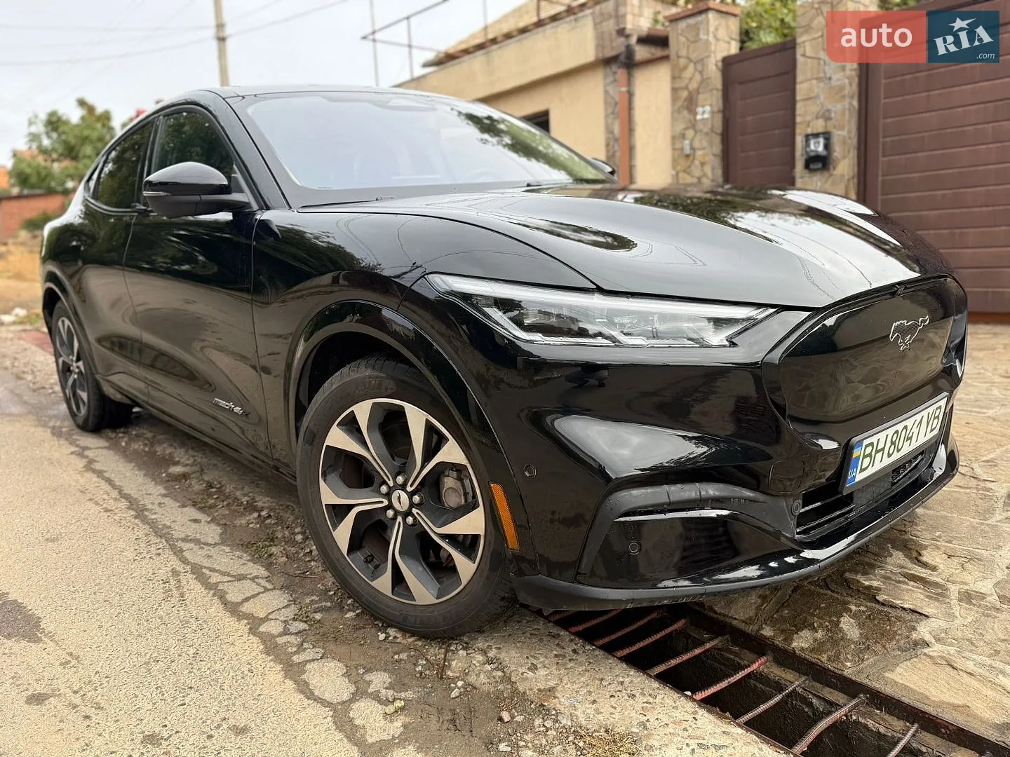 Ford Mustang Mach-E 2023 — 1
