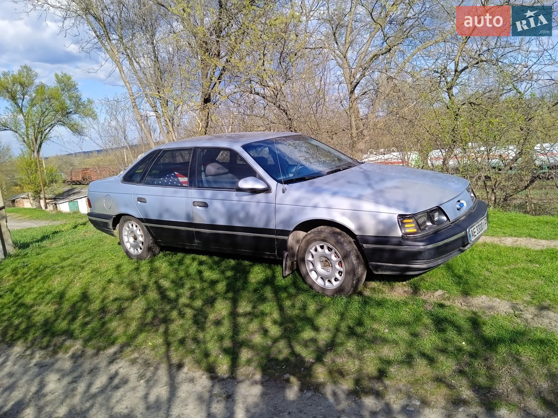 Ford Taurus, 1990