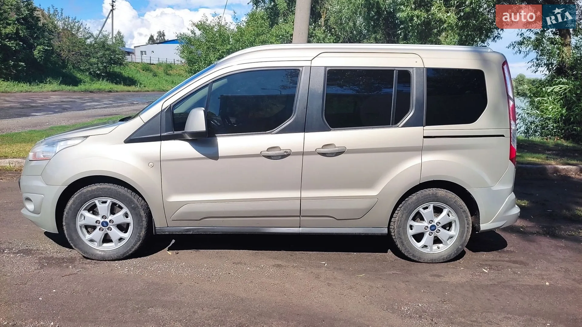 Ford Tourneo Connect, 2013