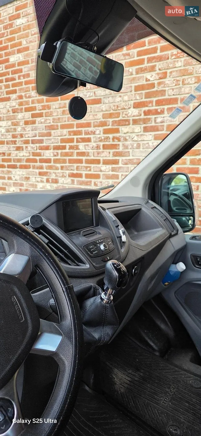 Ford Transit 2017 — 1
