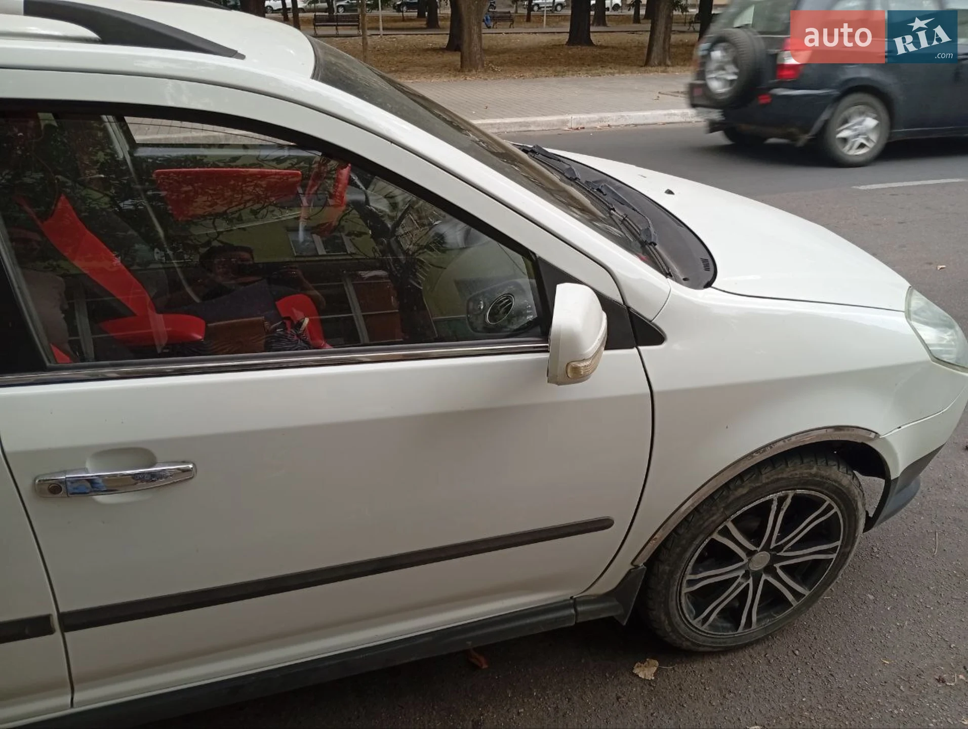 Geely MK Cross, 2013