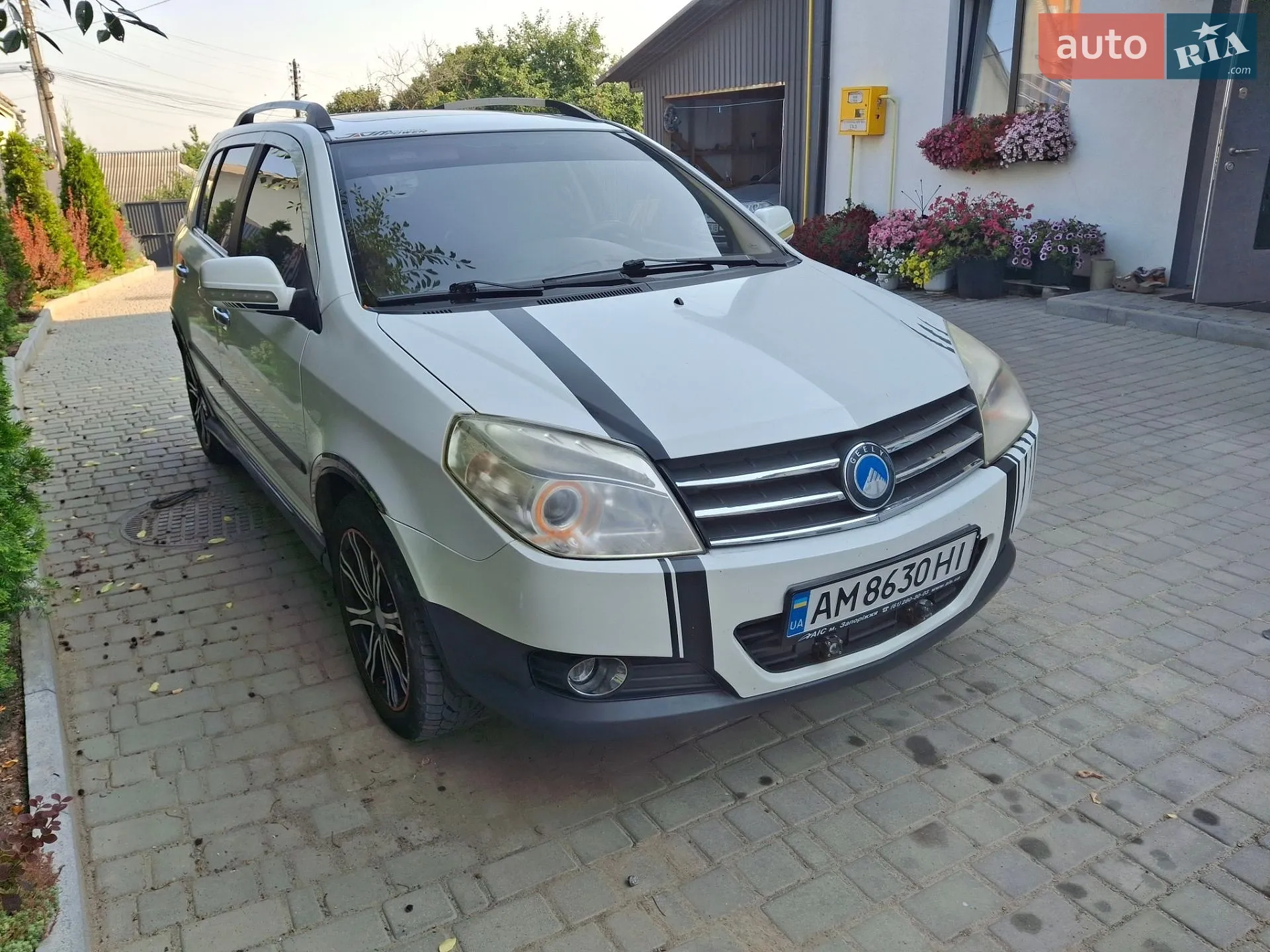 Geely MK Cross, 2014