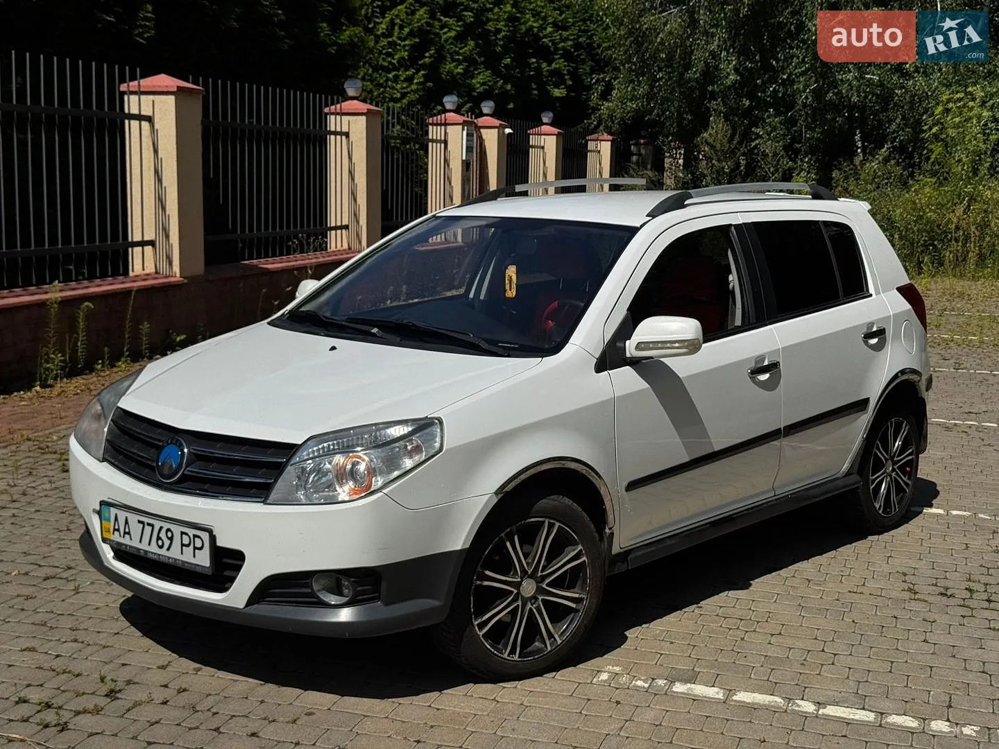 Geely MK Cross, 2014