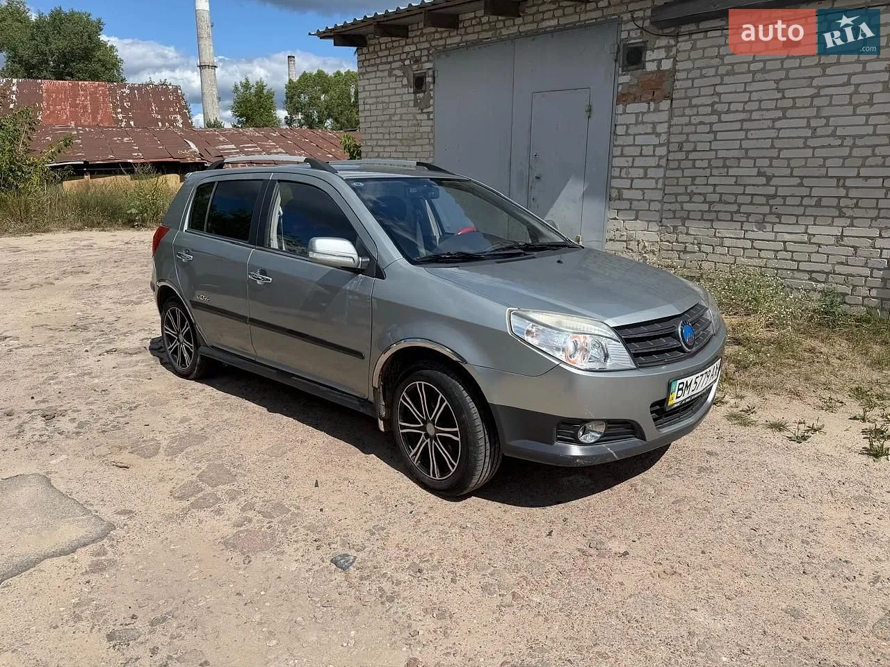 Geely MK Cross, 2013