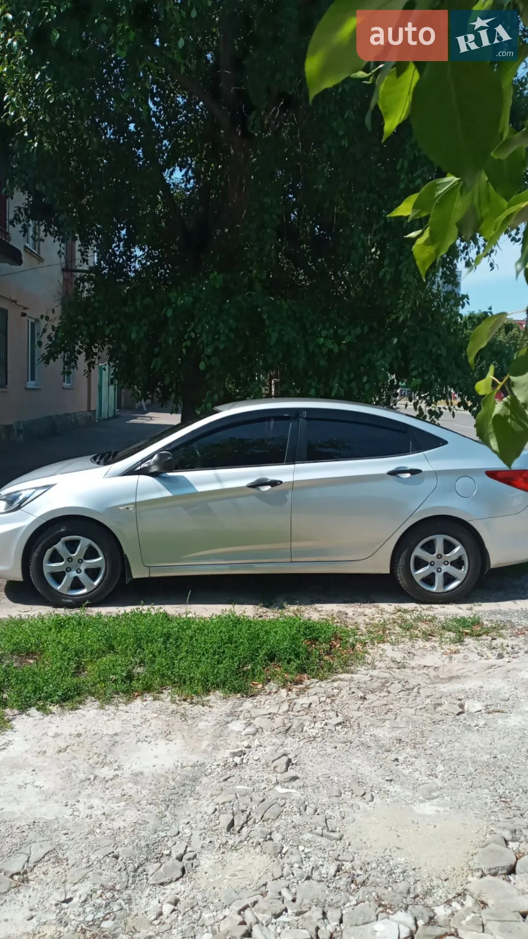 Hyundai Accent, 2011