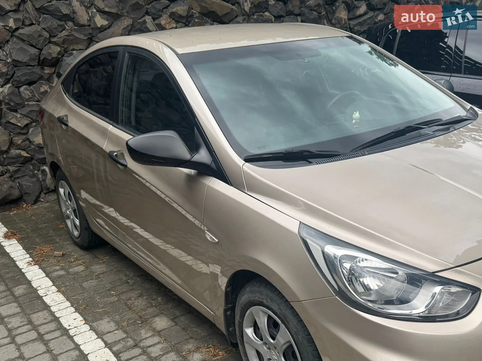 Hyundai Accent, 2011