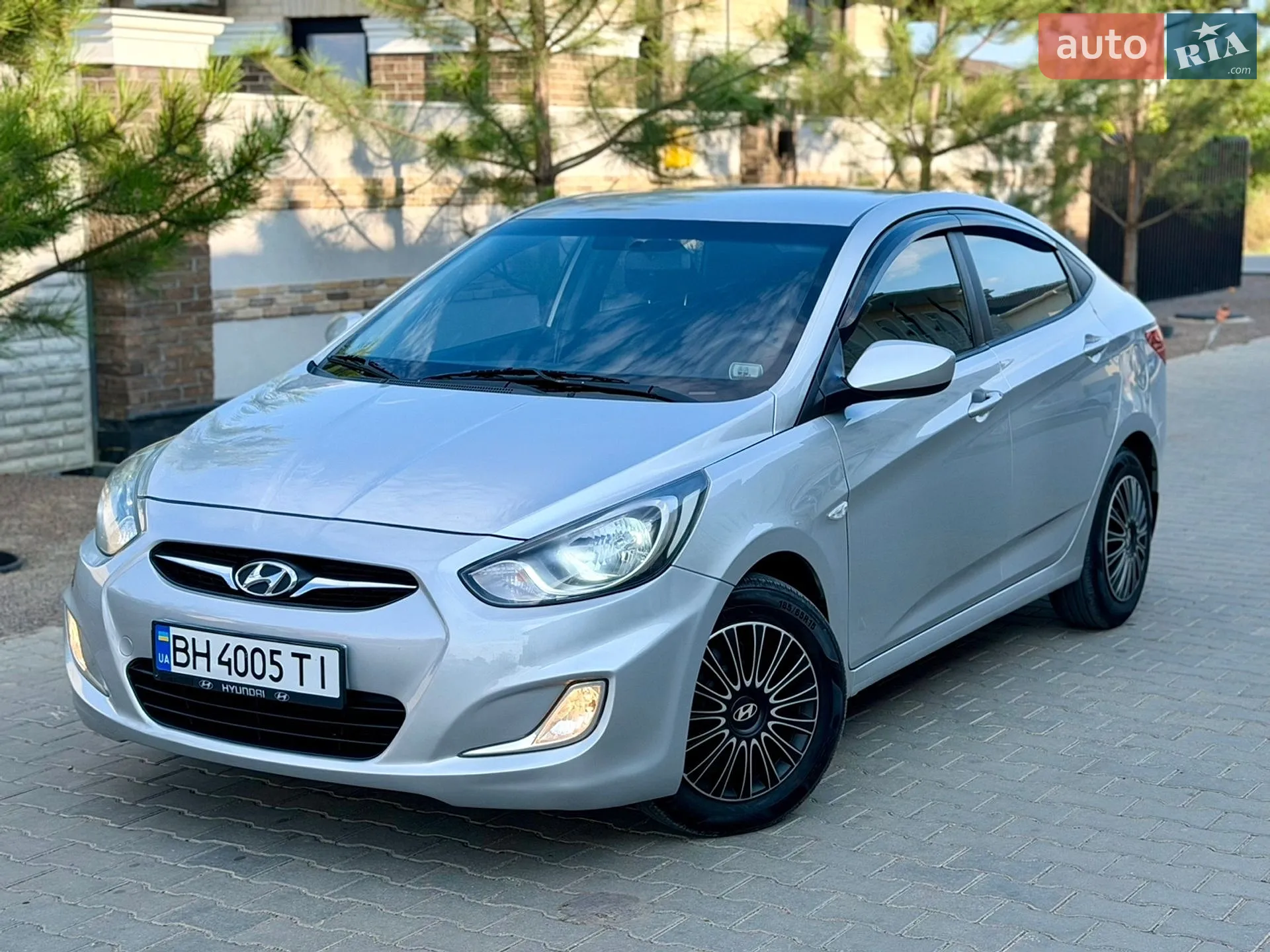 Hyundai Accent, 2011