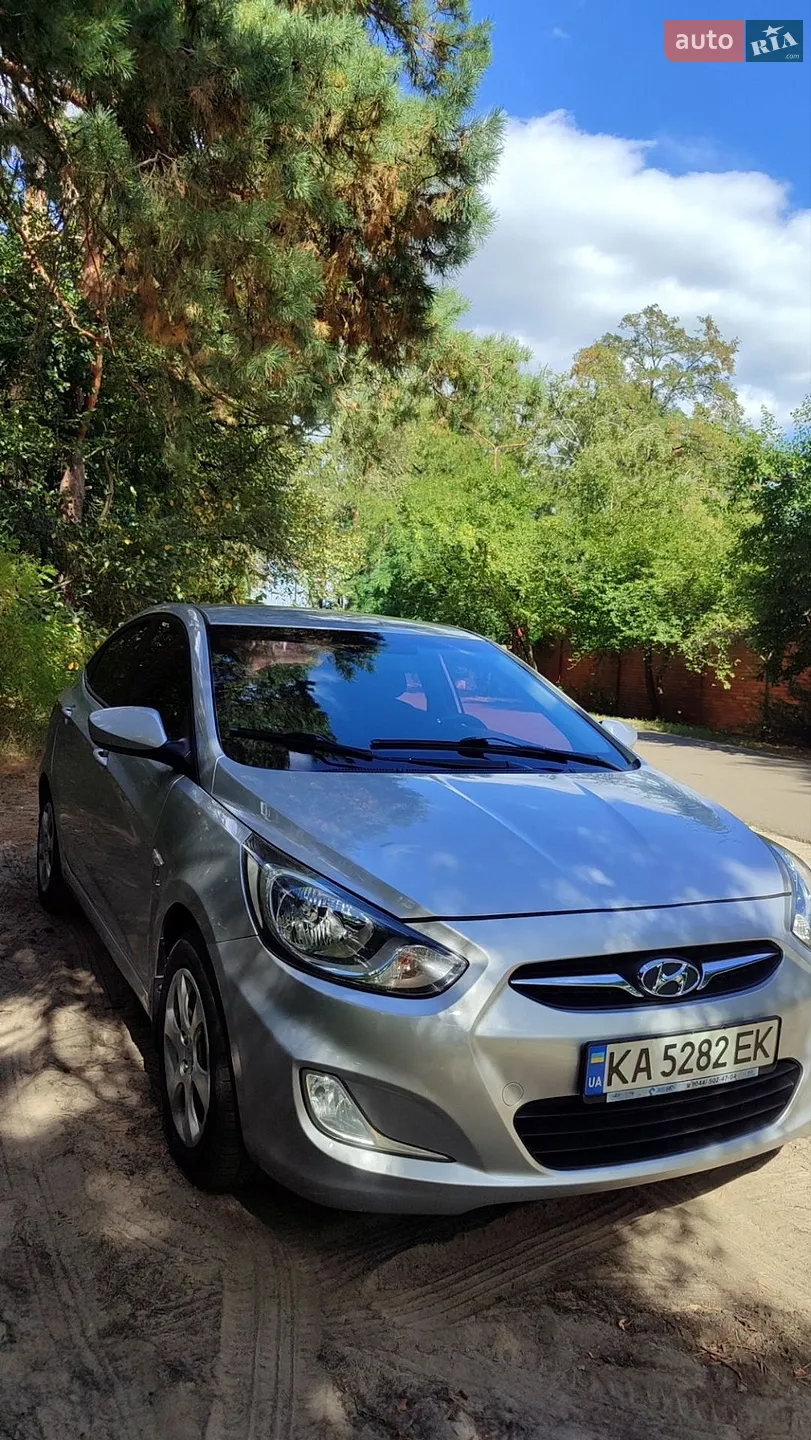 Hyundai Accent, 2012