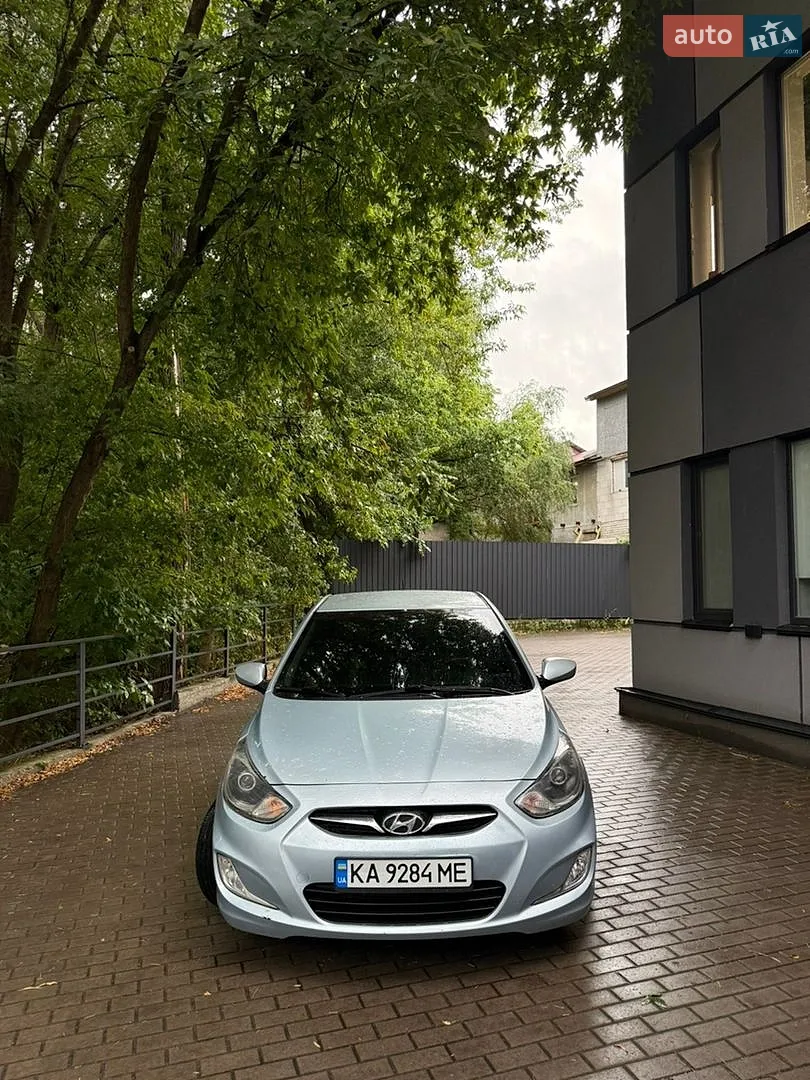 Hyundai Accent, 2012