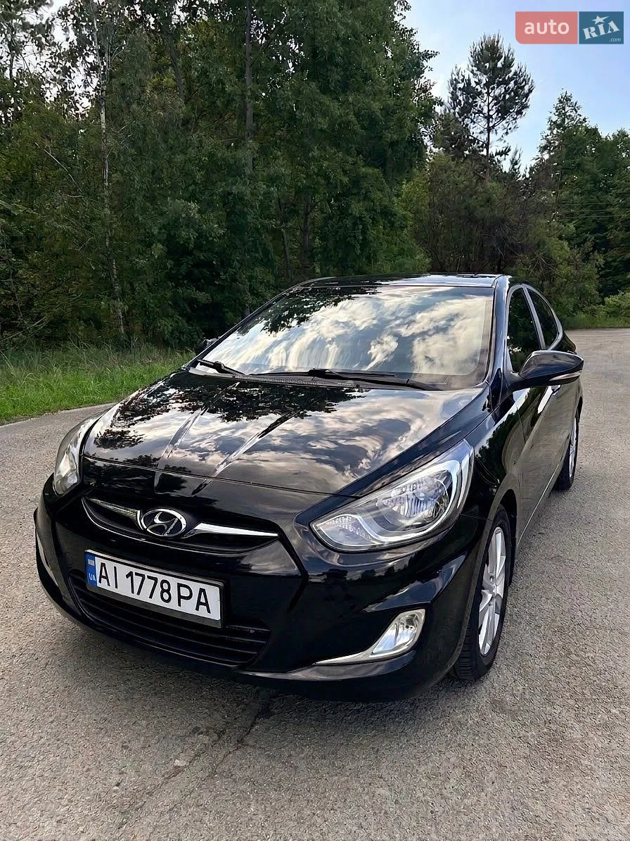 Hyundai Accent, 2011