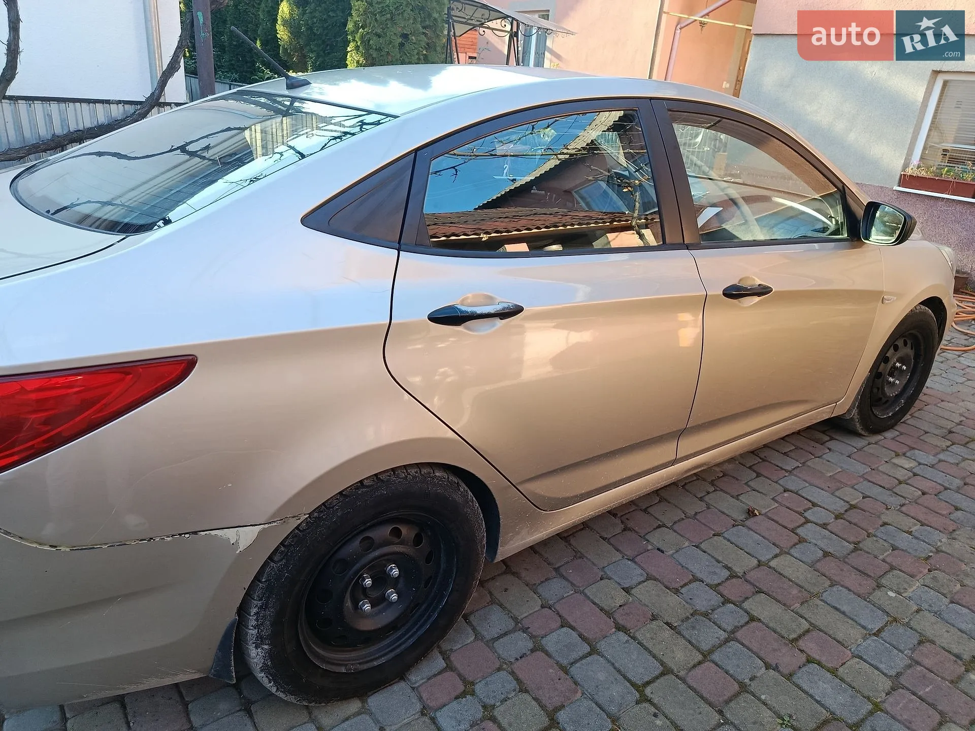 Hyundai Accent, 2011